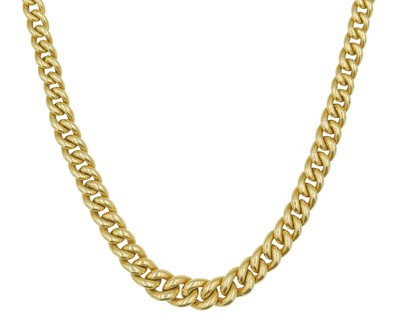 Lot 24 - A heavy 18k gold graduated curb link 18" necklace.