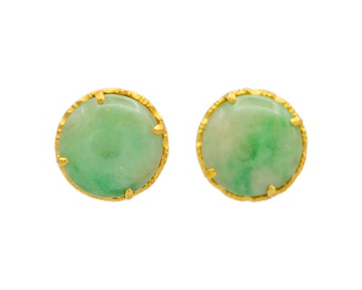 Lot 41 - A pair of high-purity gold and jade stud earrings.