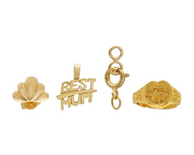 Lot 99 - One loose 18k gold earring, a 9k gold 'BEST MUM' pendant, a broken clasp, and small ring.