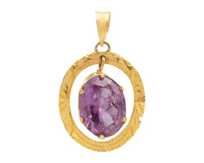 Lot 92 - A high-purity gold and colour-change synthetic sapphire pendant.