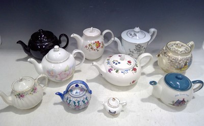 Lot 112 - Teapots, Price Kensington, Poole. Gibsons,...