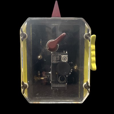 Lot 61 - A Bolex B8SL 8mm ciné camera in a waterproof...
