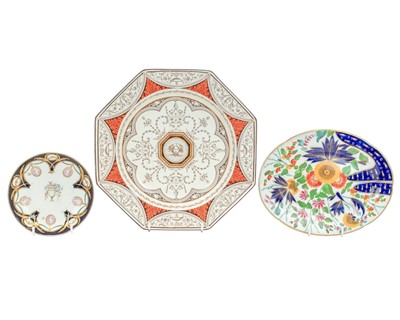 Lot 277 - A Chelsea porcelain gold anchor dish.