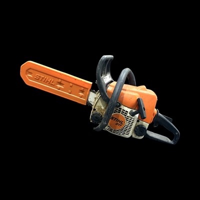 Lot 49 - A Stihl 017 petrol chainsaw, this has good...