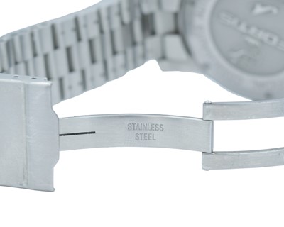 Lot 1019 - FORTIS - A B-42 Official Cosmonauts Automatic stainless steel gentleman's bracelet wristwatch.