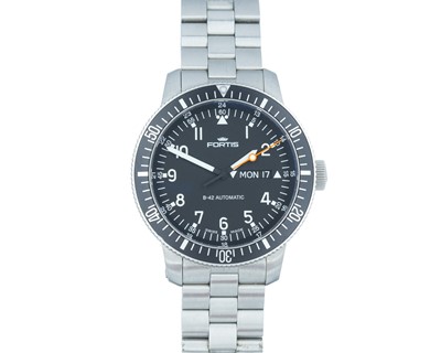 Lot 1019 - FORTIS - A B-42 Official Cosmonauts Automatic stainless steel gentleman's bracelet wristwatch.