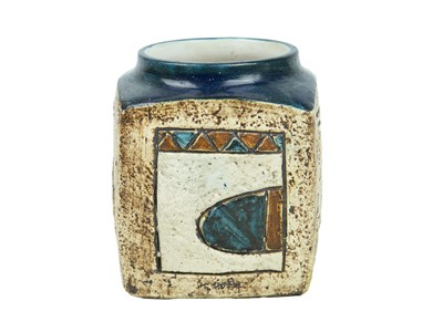 Lot 235 - A Troika marmalade jar.