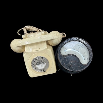 Lot 61 - A vintage voltmeter showing the broad arrow...