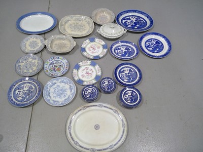Lot 44 - A Selection of Ironstone in Pheasant and...