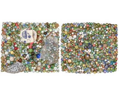 Lot 151 - A large quantity of marbles.