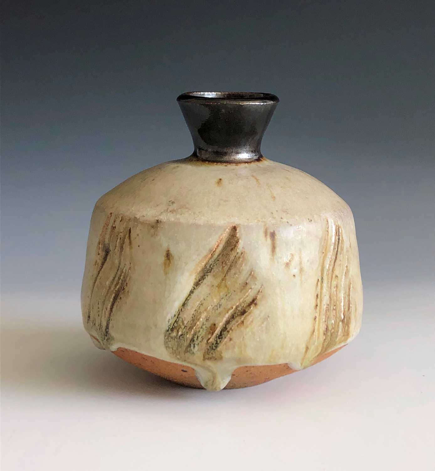 Lot 407 - A Janet Leach vase, the ash glazed body with...