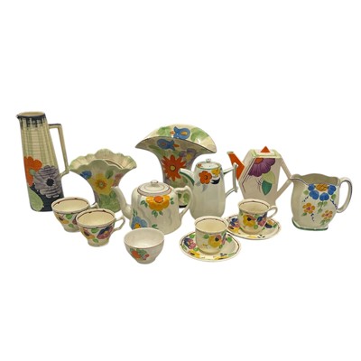 Lot 29 - A collection of Art Deco-style pottery,...