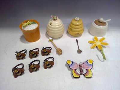 Lot 153 - A Nice selection of Honey Pots and Bee Napkin...