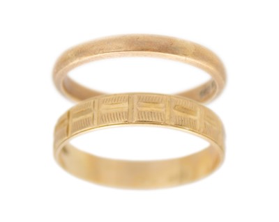 Lot 202 - Two 9k gold band rings.