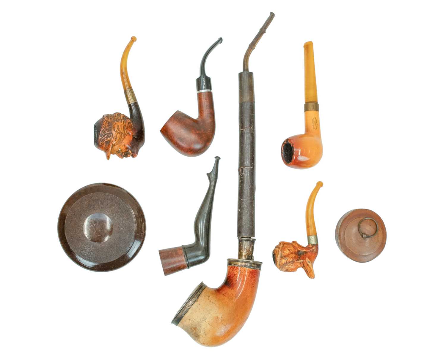 Pipe Collection Lot Lot 60 - A small collection of pipes.