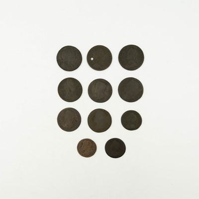 Lot 198 - GB - A selection of 17/18th century worn copper coinage.