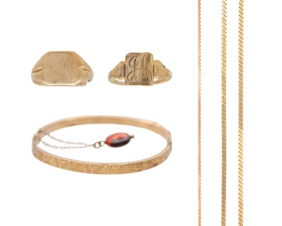 Lot 209 - A selection of 9k gold broken jewellery items.