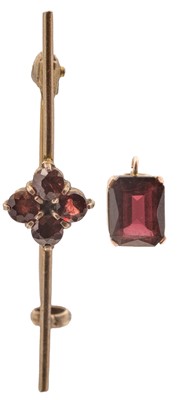 Lot 53 - An antique garnet bar brooch and a pendant set in 9k gold.