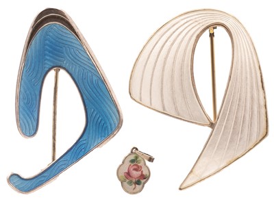 Lot 52 - A selection of three Norwegian silver and guilloche enamel jewellery items.