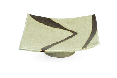 Lot 660 - Janet LEACH (1918-1997)