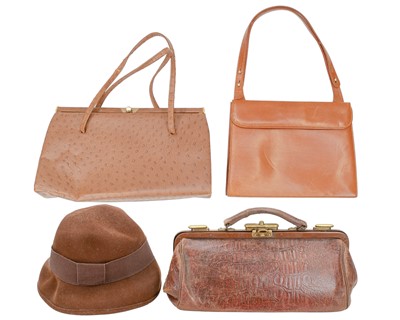 Lot 587 - A brown leather doctor's bag.