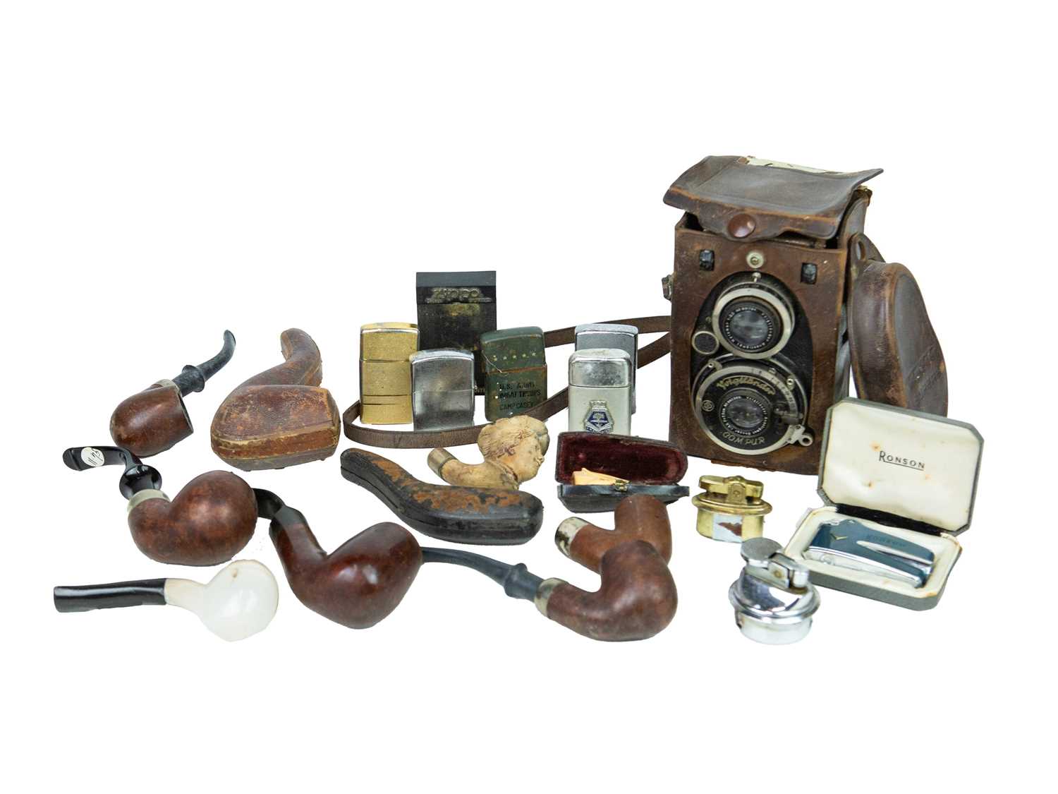 Lot 35 - A Voigtlander Compur camera.