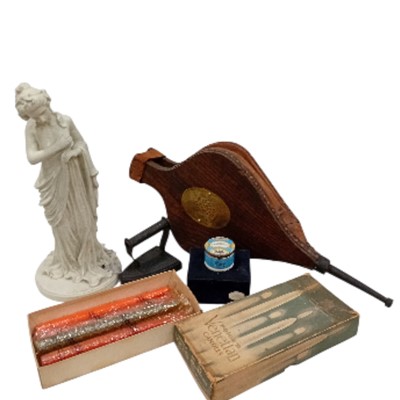 Lot 139 - A resin replica of a Greek classical statue, a...