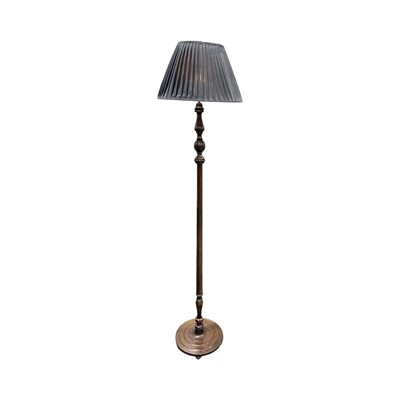 Lot 6 - A good quality mahogany standard lamp.