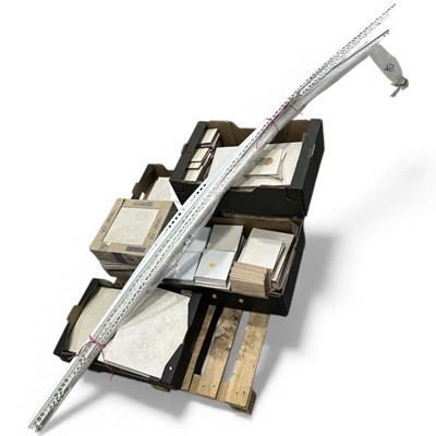 Lot 27 - A mixed quantity of tiles and edging strips.