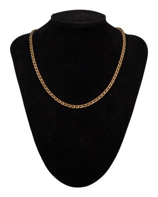 Lot 17 - A 9k tight curb- link 17.5" neck chain.