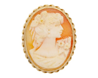 Lot 25 - A 9k mounted shell cameo brooch.