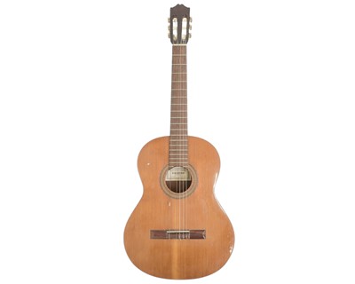 Lot 305 - A Cuenca Guitarras de Artesania Acoustic Guitar Mod 10
