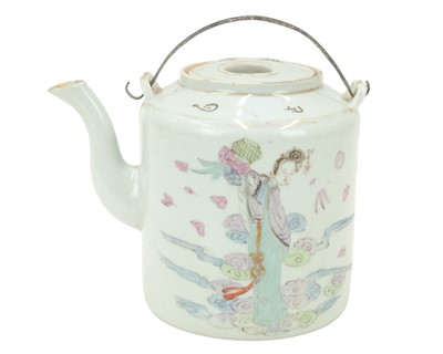 Lot 422 - A Chinese famille rose porcelain cylindrical teapot and cover.