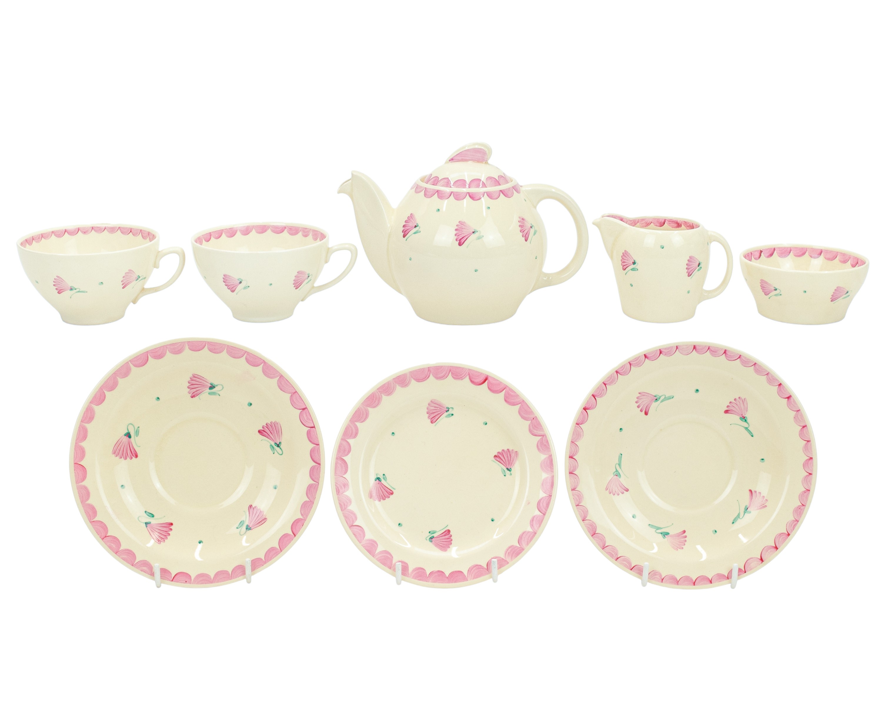 Cooper Tea Set Lot 221 - A Susie Cooper tea set.