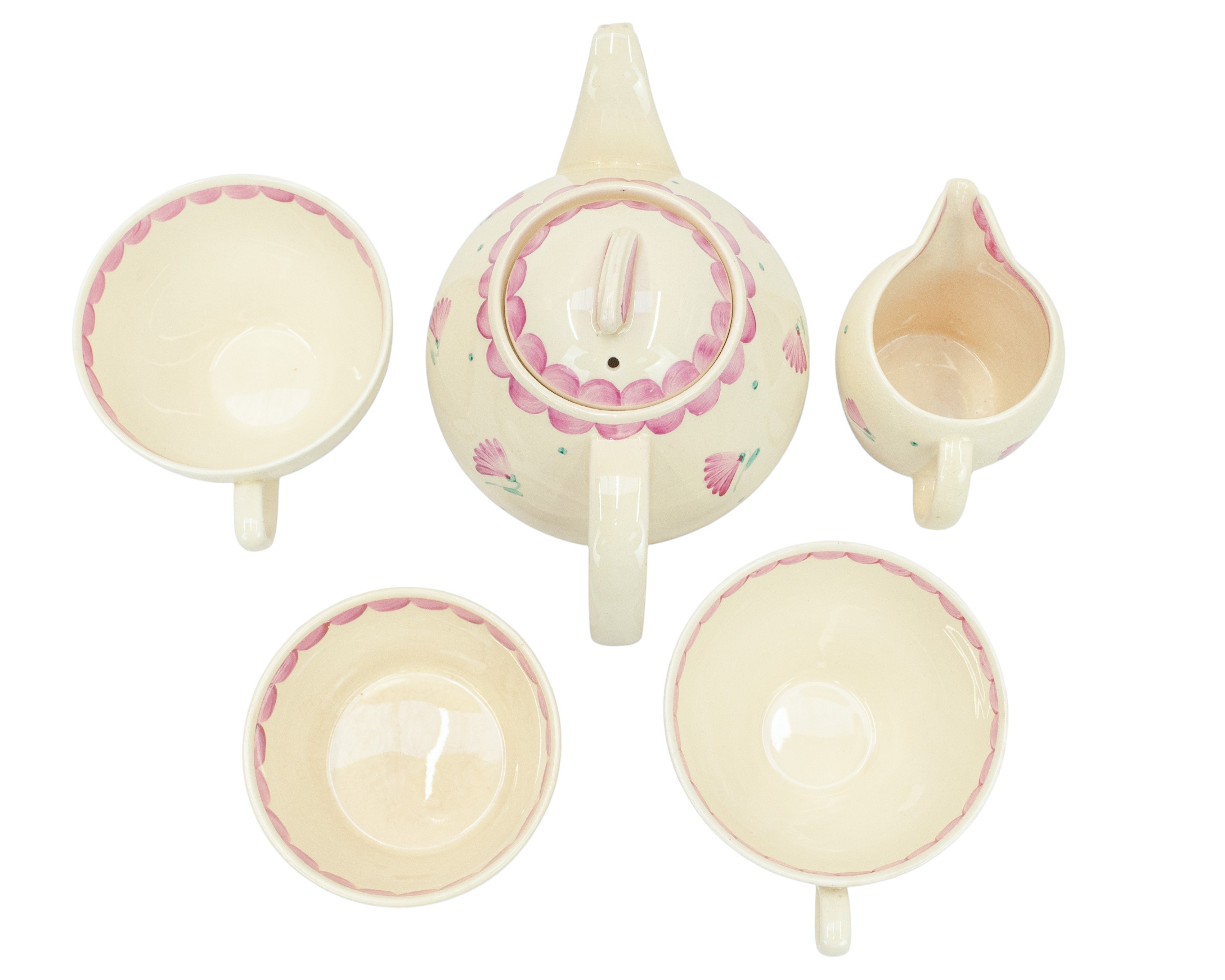 Lot 221 - A Susie Cooper tea set.