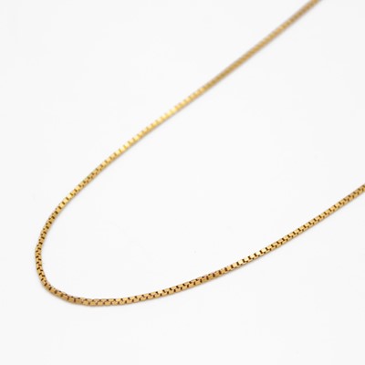 Lot 64 - A 9k box-link 16" neck chain.