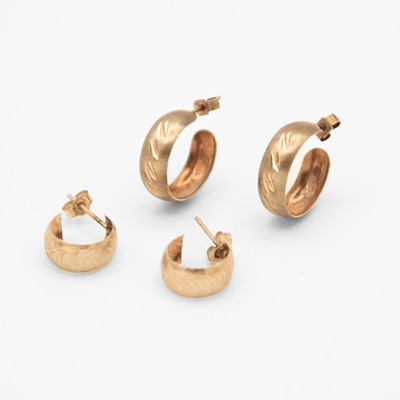 Lot 66 - Two pairs of 9k hoop earrings.