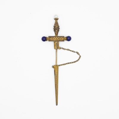 Lot 87 - A 19th-century Etruscan Revival silver-gilt filigree sword and scabbard jabot pin.