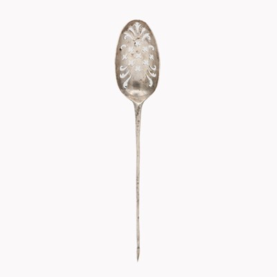 Lot 103 - A Georgian silver mote spoon.