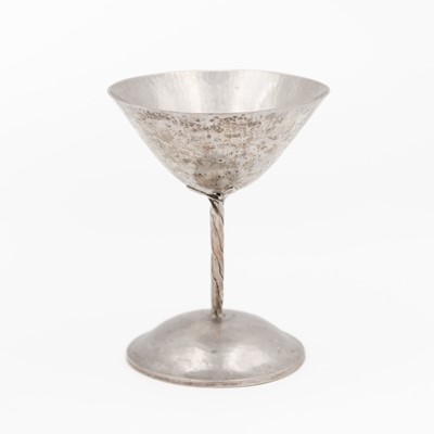 Lot 106 - A George VI silver Arts & Crafts style communion cup by Greenwood & Watts.