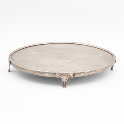 Lot 110 - A George III weighted silver teapot stand by Robert Hennell I & David Hennell II.