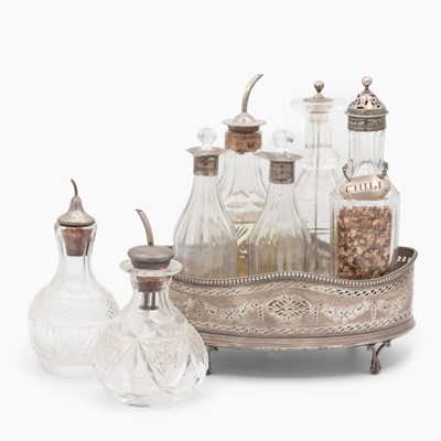 Lot 113 - A George III silver cruet stand by Robert Hennell II.