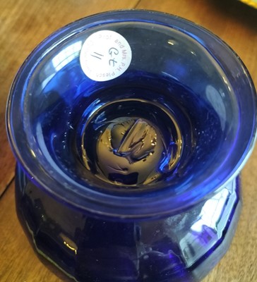Lot 31 - Georgian Blue Glass sugar bowl