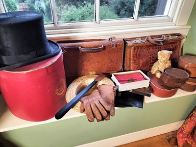 Lot 339 - A Gentleman's collection leather goods etc