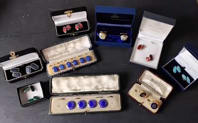 Lot 276 - Cufflinks and buttons