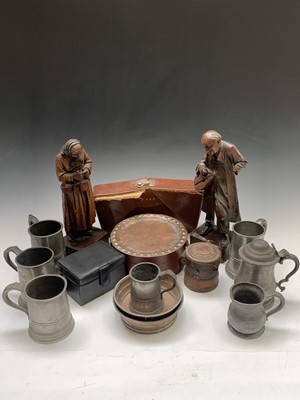 Lot 286 - A selection of pewter mugs and a tankard, a...