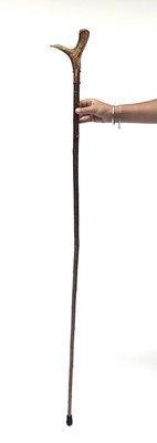 Lot 137 - A horn handled walking stick with copper...