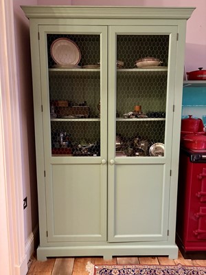 Lot 282 - A kitchen cupboard