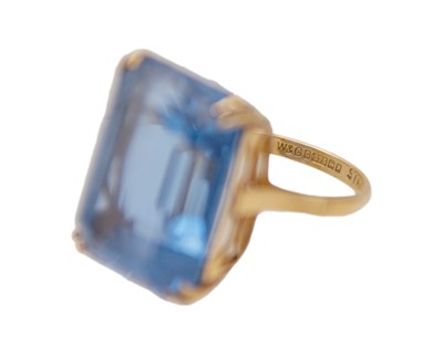 Lot 15 - A 9k blue synthetic spinel cocktail ring.