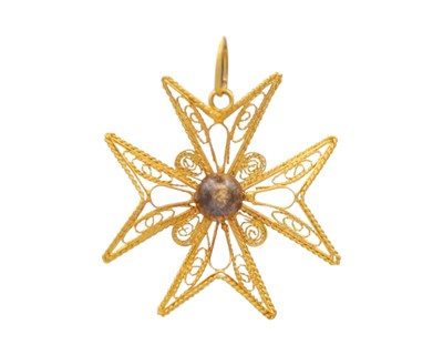 Lot 30 - Two 18k Maltese cross pendants, one is filigree, the other hollow.